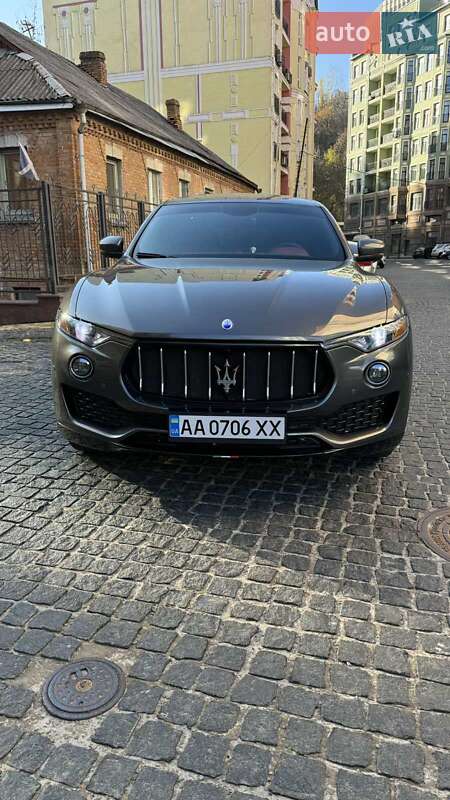 Maserati Levante (2016)