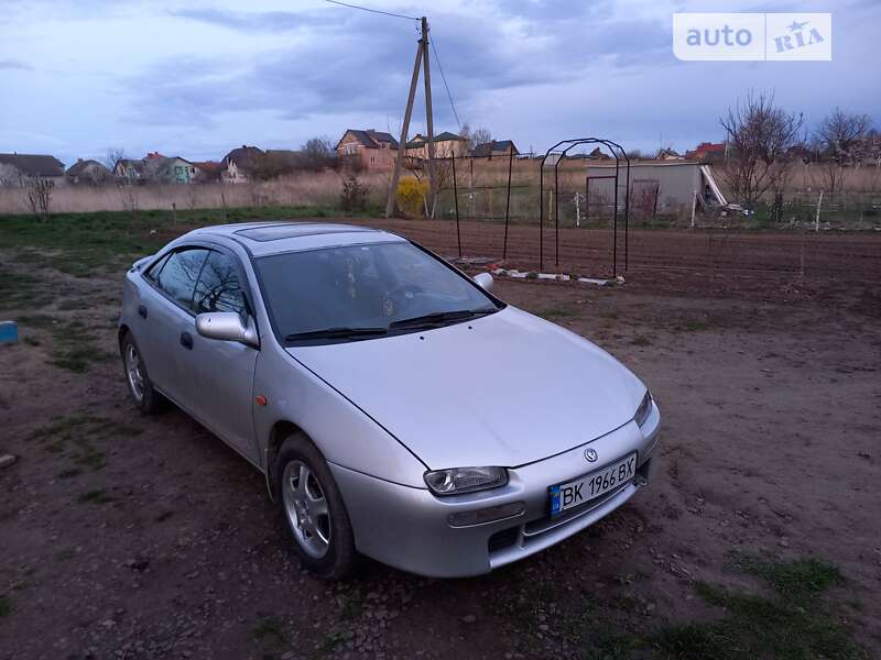 Mazda 323 (1996)