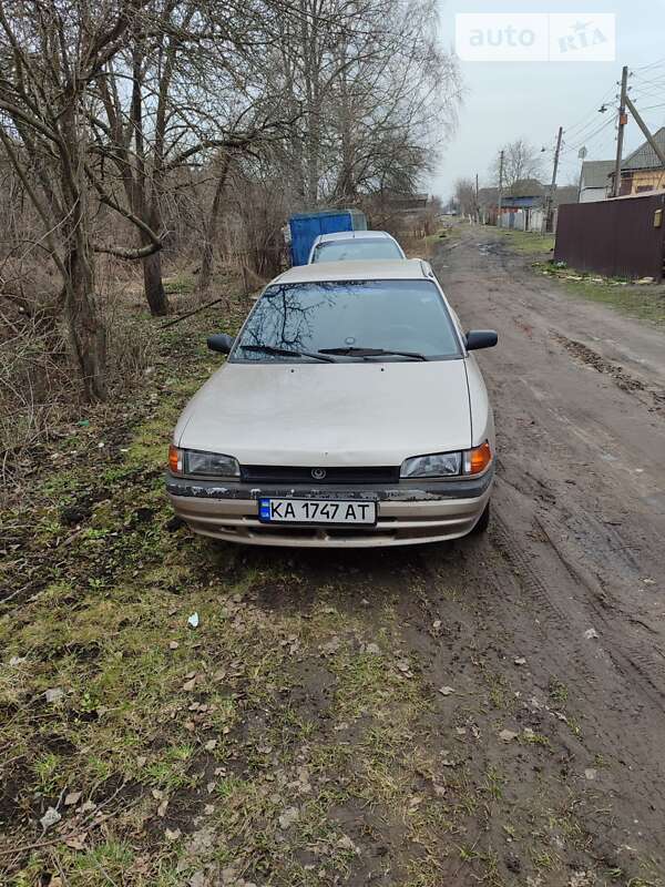Mazda 323 (1993)
