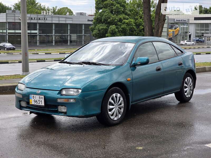 Mazda 323 (1995)