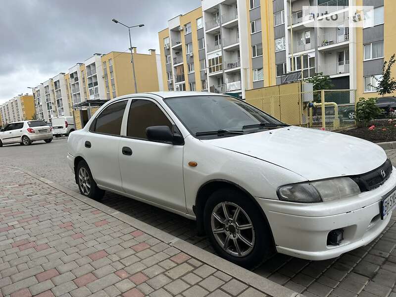 Mazda 323 (1998)