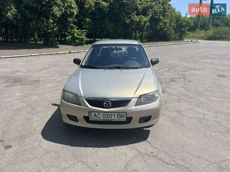 Mazda 323 (2002)