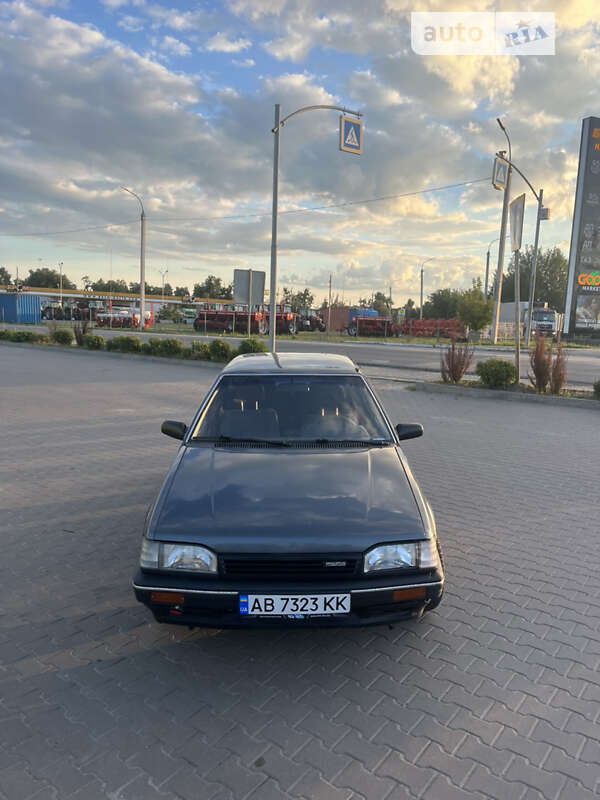 Mazda 323 (1988)