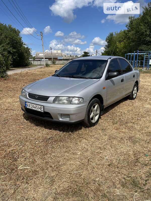 Mazda 323 (1998)