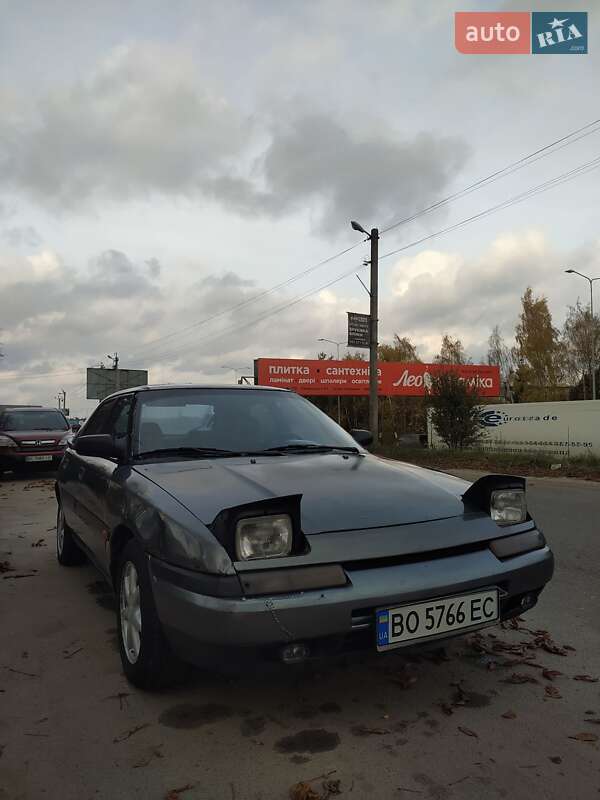 Mazda 323 (1989)