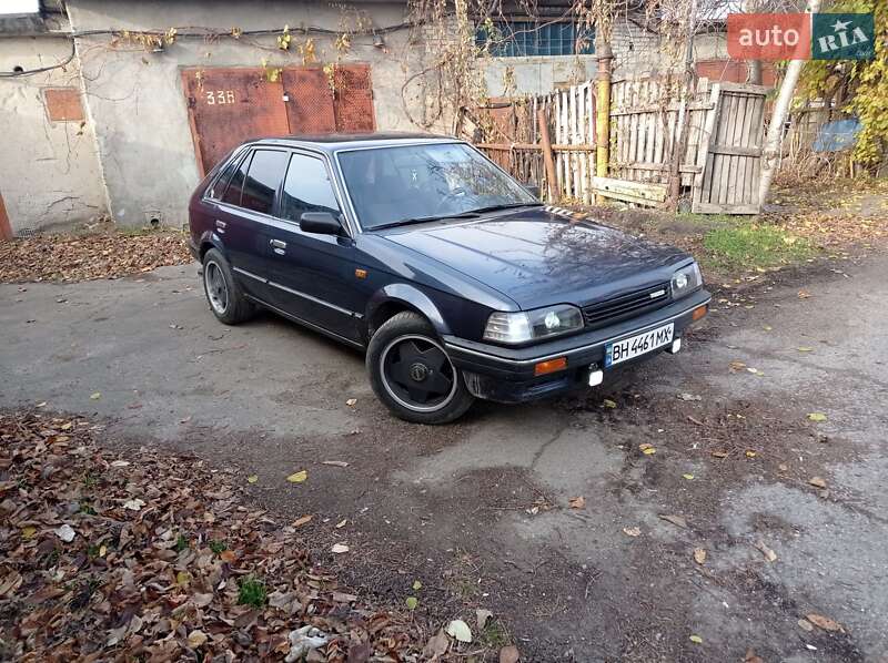 Mazda 323 (1988)