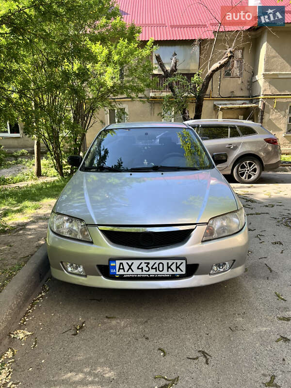 Mazda 323 (2001)