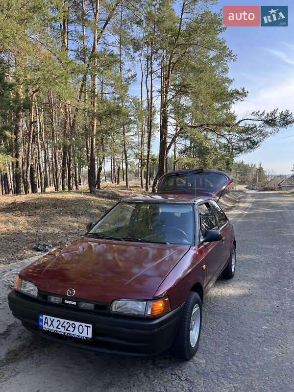 Mazda 323 (1990)