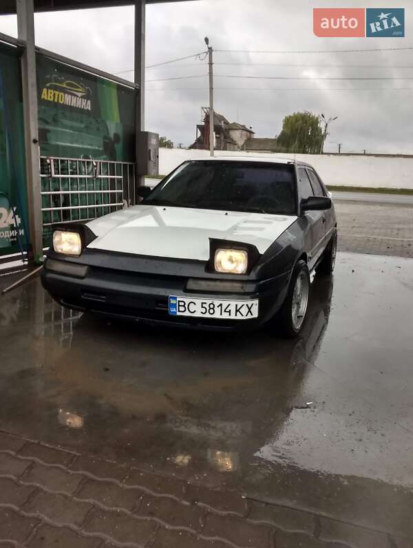 Mazda 323 (1993)