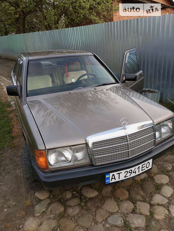 Mercedes-benz 190 (1987)