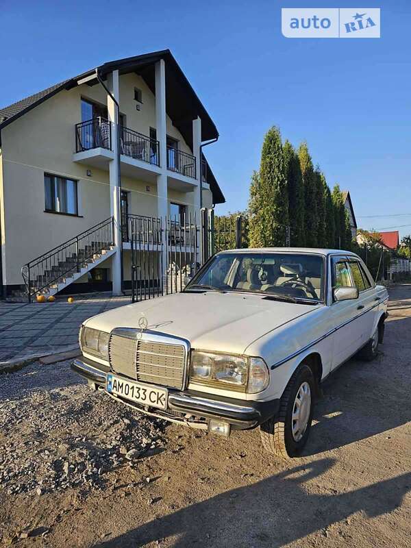 Mercedes-benz 190 (1983)