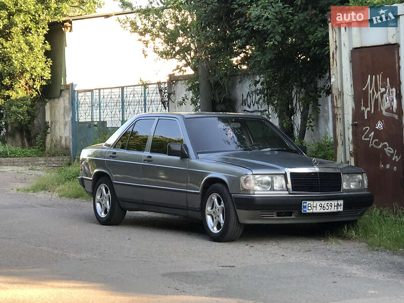 Mercedes-benz 190 (1988)