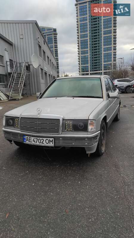 Mercedes-benz 190 (1990)
