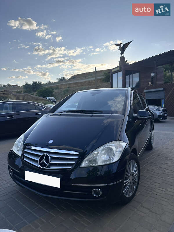 Mercedes-benz A-class (2010)