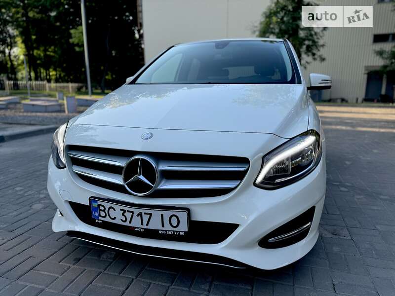 Mercedes-benz B 180 (2015)