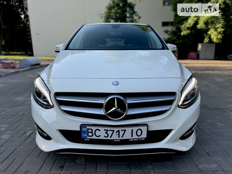Mercedes-benz B 180 (2015)
