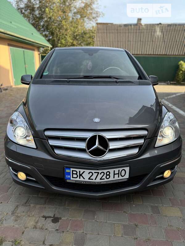 Mercedes-benz B 200 (2010)