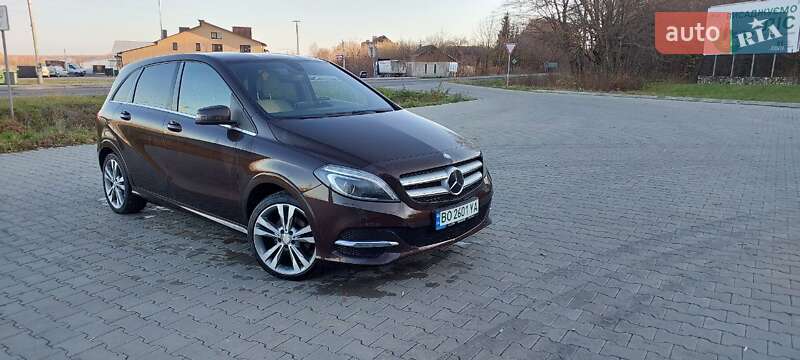 Mercedes-benz B-class (2015)