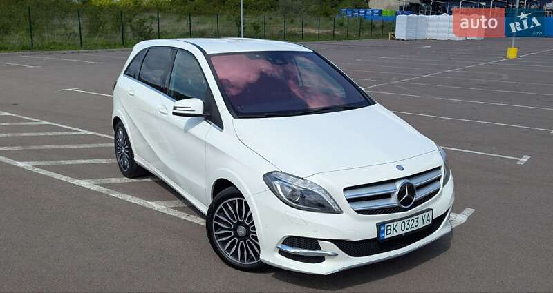 Mercedes-benz B-class (2015)