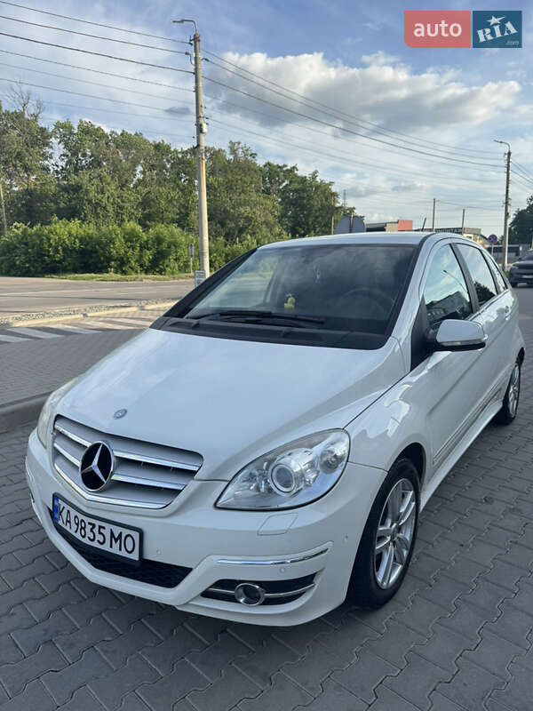 Mercedes-benz B-class (2010)