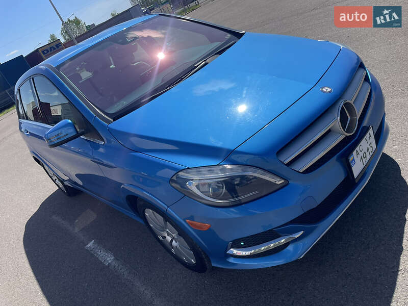Mercedes-benz B-class (2015)