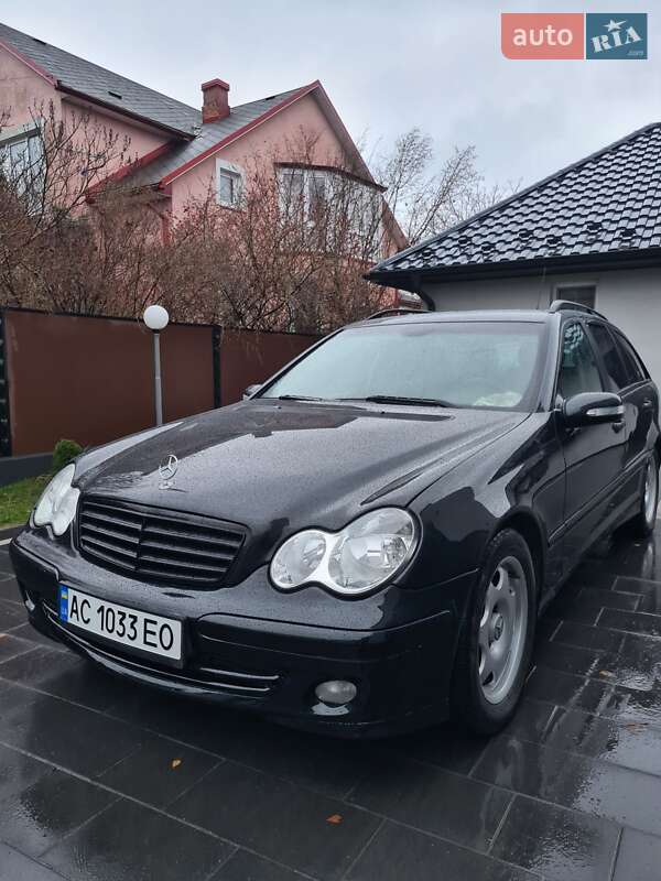 Mercedes-benz C 220 (2005)