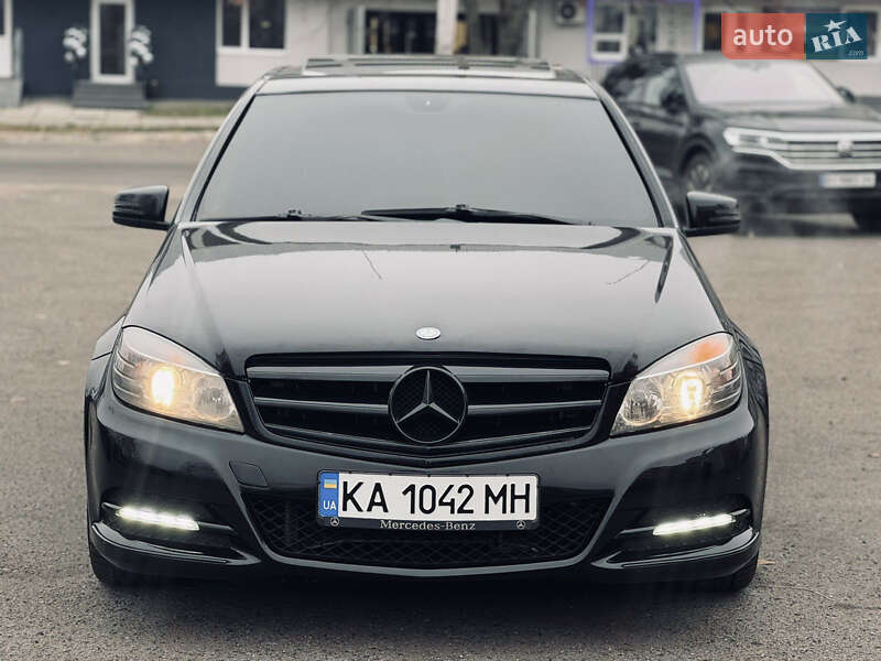 Mercedes-benz C 300 (2010)