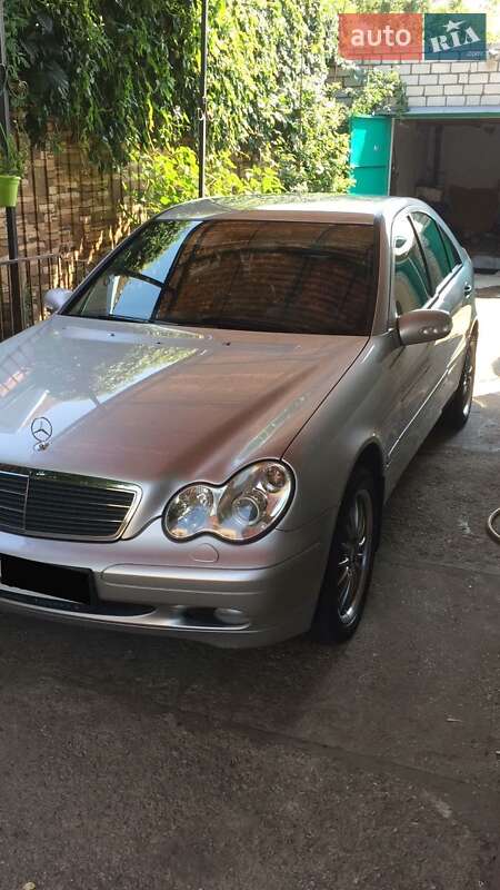 Mercedes-benz C-class (2004)
