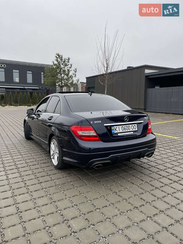 Mercedes-benz C 300 (2011)