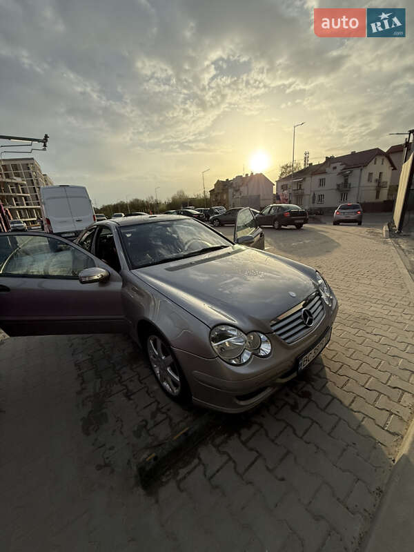 Mercedes-benz C-class (2005)
