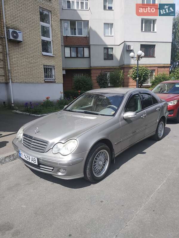 Mercedes-benz C-class (2005)