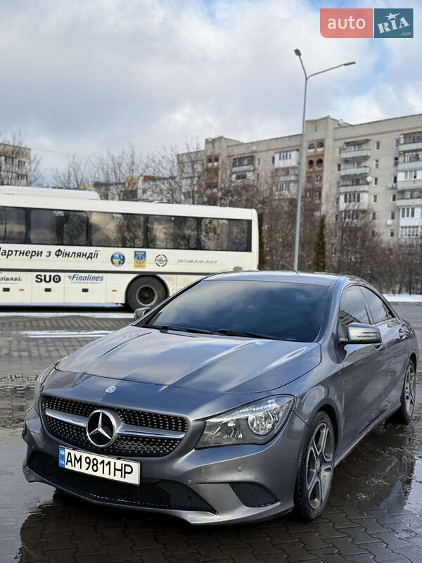 Mercedes-benz Cla 250 (2014)