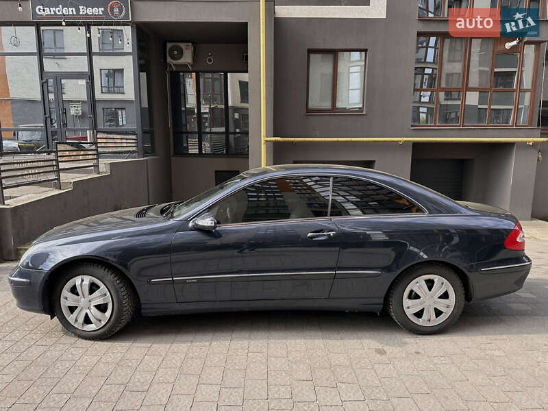 Mercedes-benz Clk-class (2003)