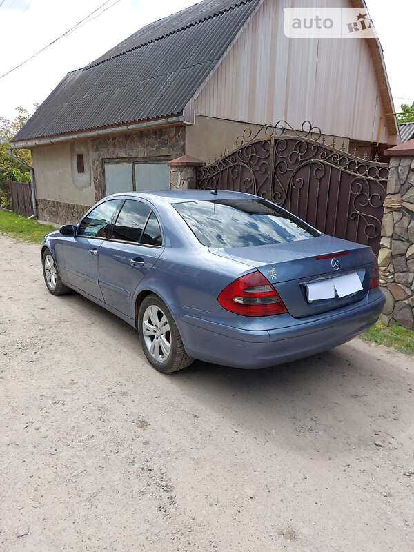 Mercedes-benz E 200 cdi (2002)