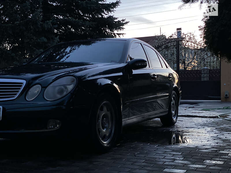Mercedes-benz 211 cdi (2002)