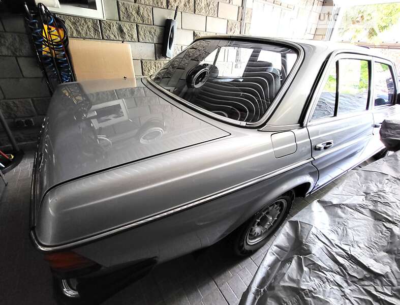 Mercedes-benz E-class (1985)