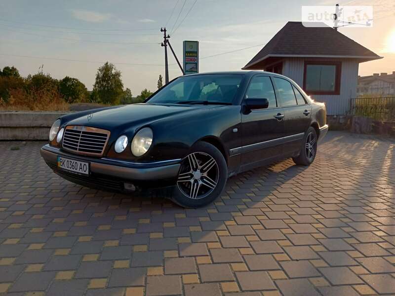Mercedes-benz E 220 (1996)