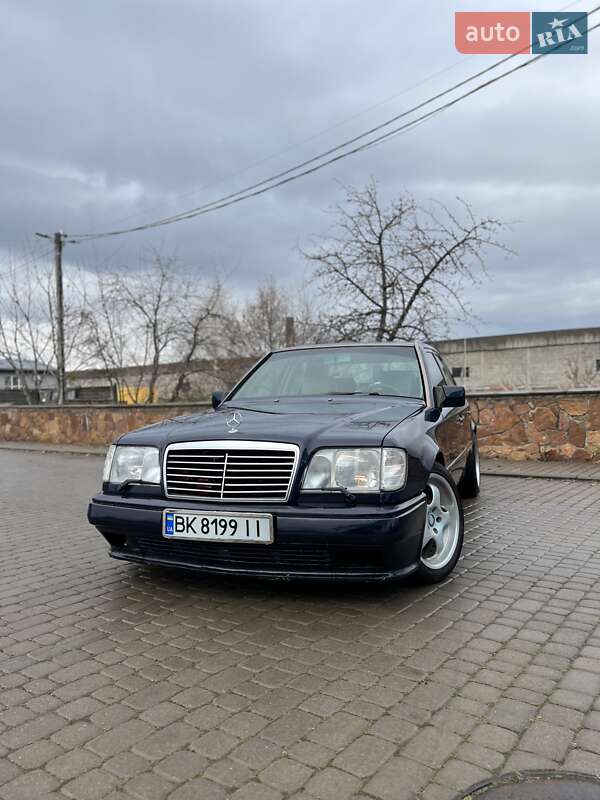 Mercedes-benz 260 e (1987)