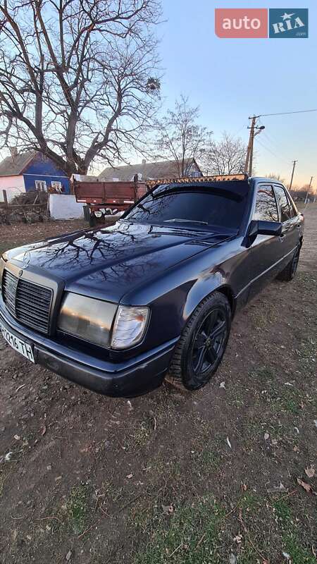 Mercedes-benz E-class (1987)