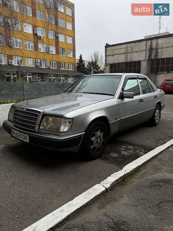Mercedes-benz E-class (1992)
