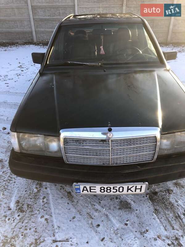 Mercedes-benz E-class (1983)