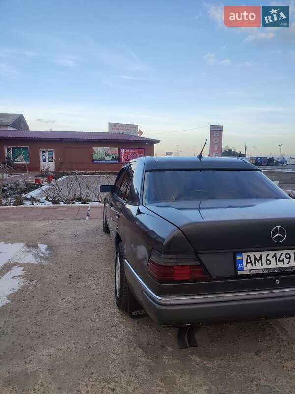 Mercedes-benz E-class (1990)