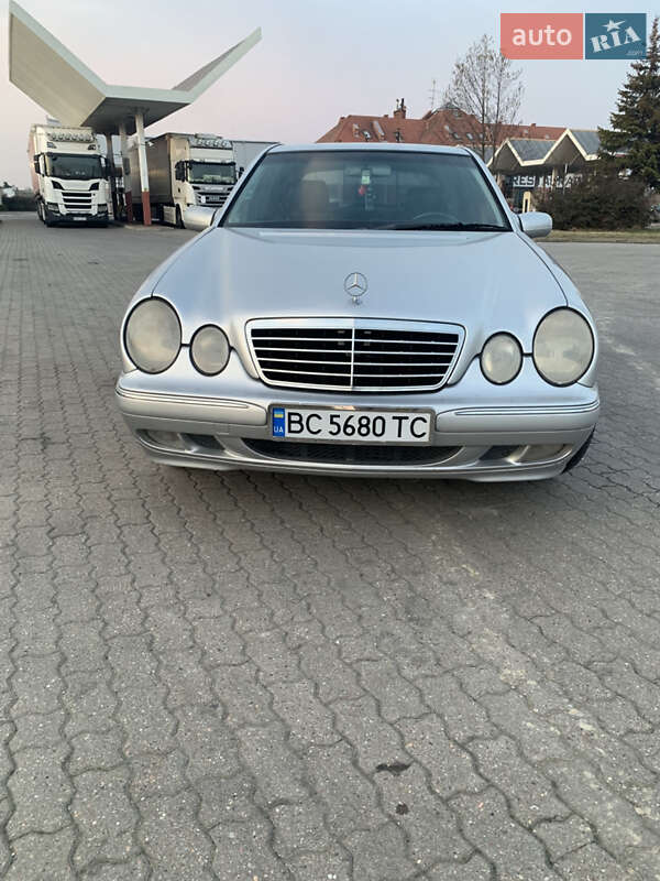 Mercedes-benz E-class (2002)