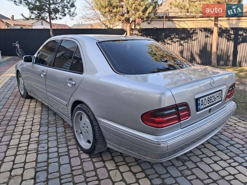 Mercedes-benz E-class (1999)
