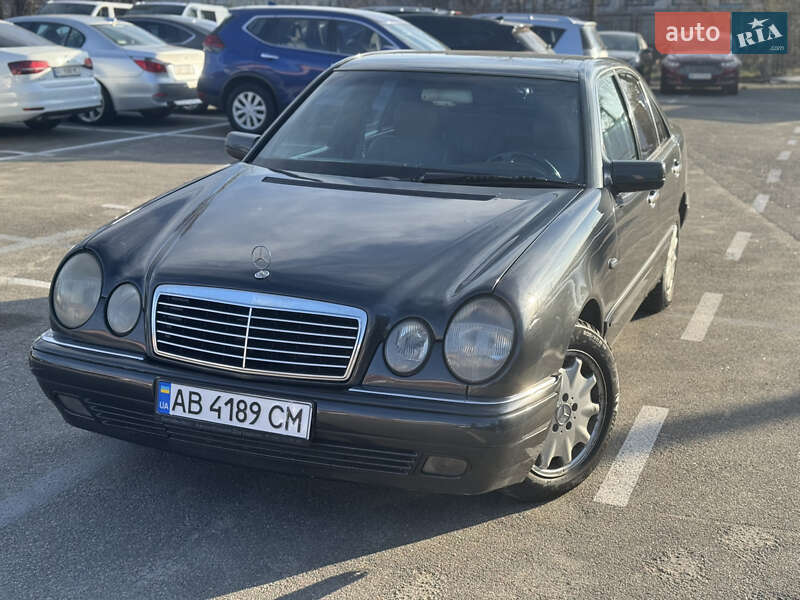 Mercedes-benz E-class (1996)