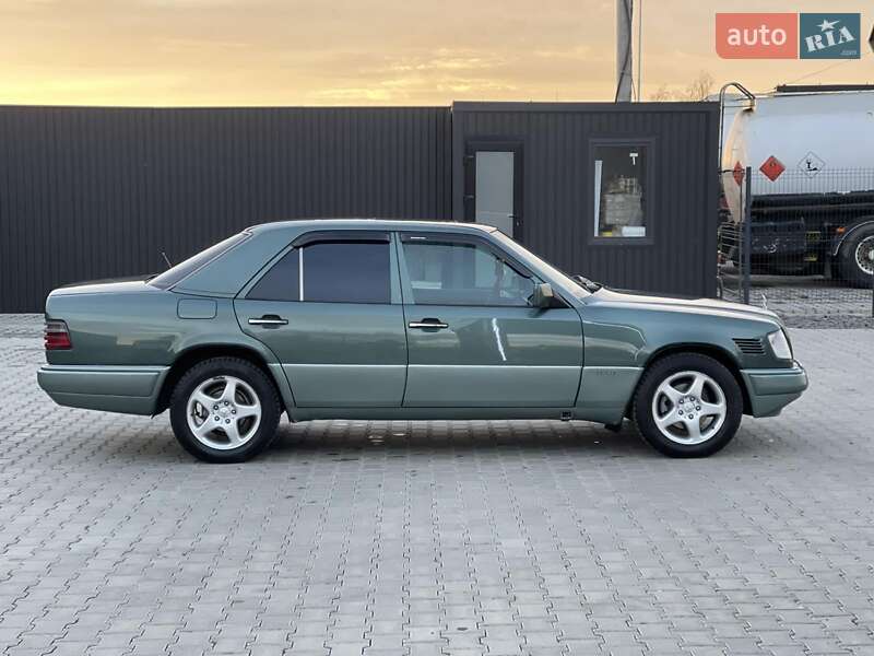 Mercedes-benz E-class (1995)