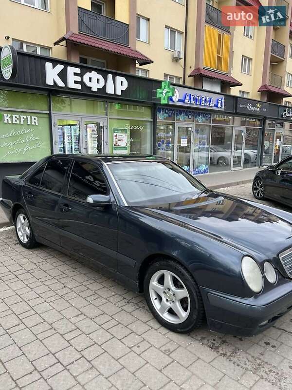 Mercedes-benz E-class (2001)