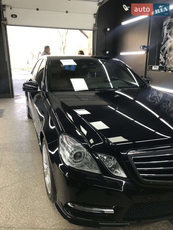 Mercedes-benz E-class (2011)