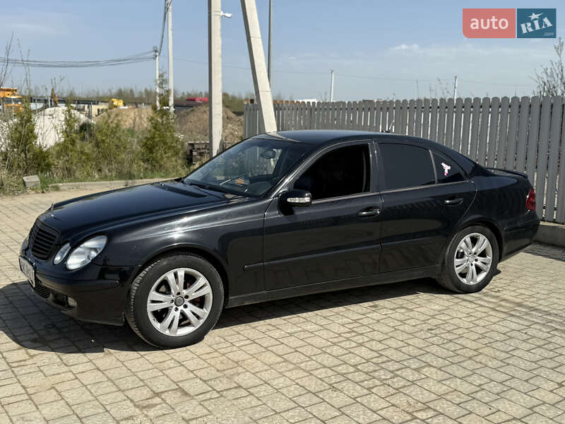 Mercedes-benz E-class (2003)