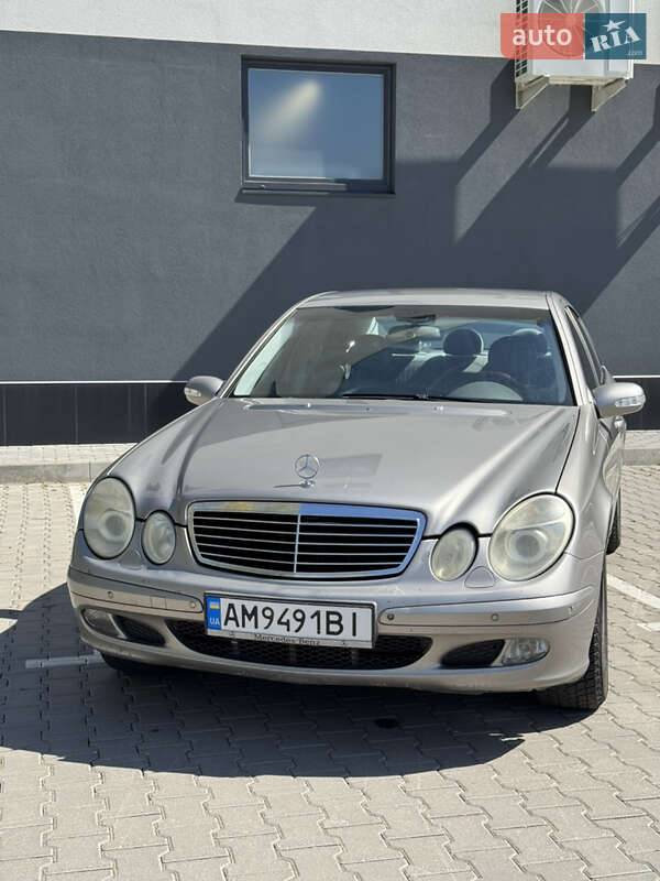 Mercedes-benz E-class (2003)